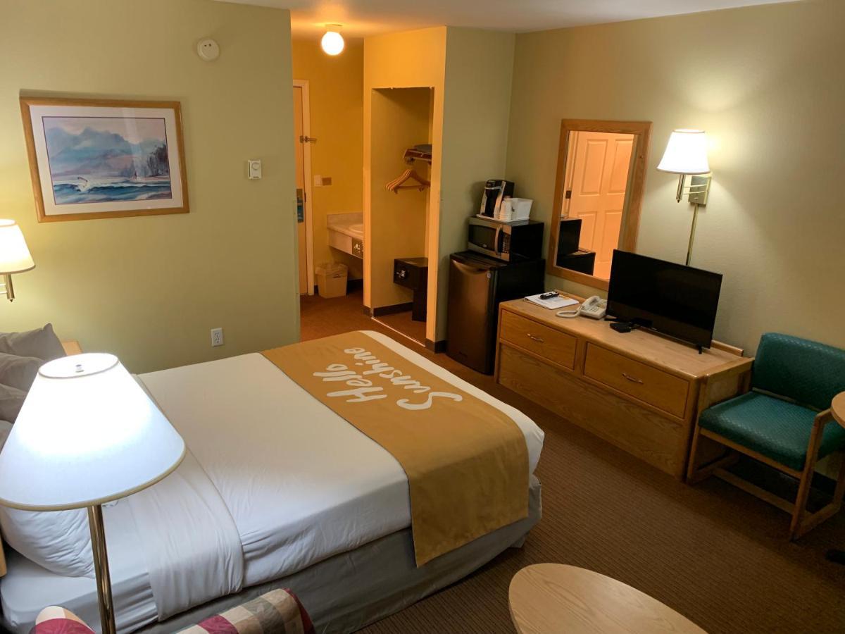 Days Inn By Wyndham Оушън Шорс Екстериор снимка