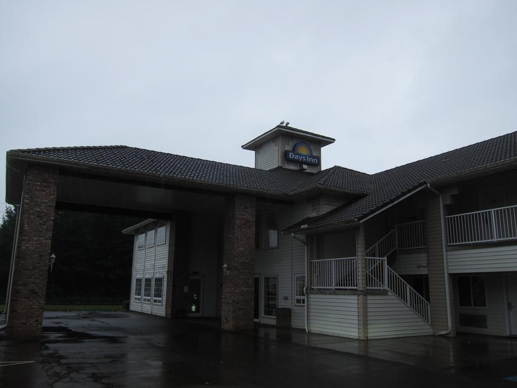 Days Inn By Wyndham Оушън Шорс Екстериор снимка